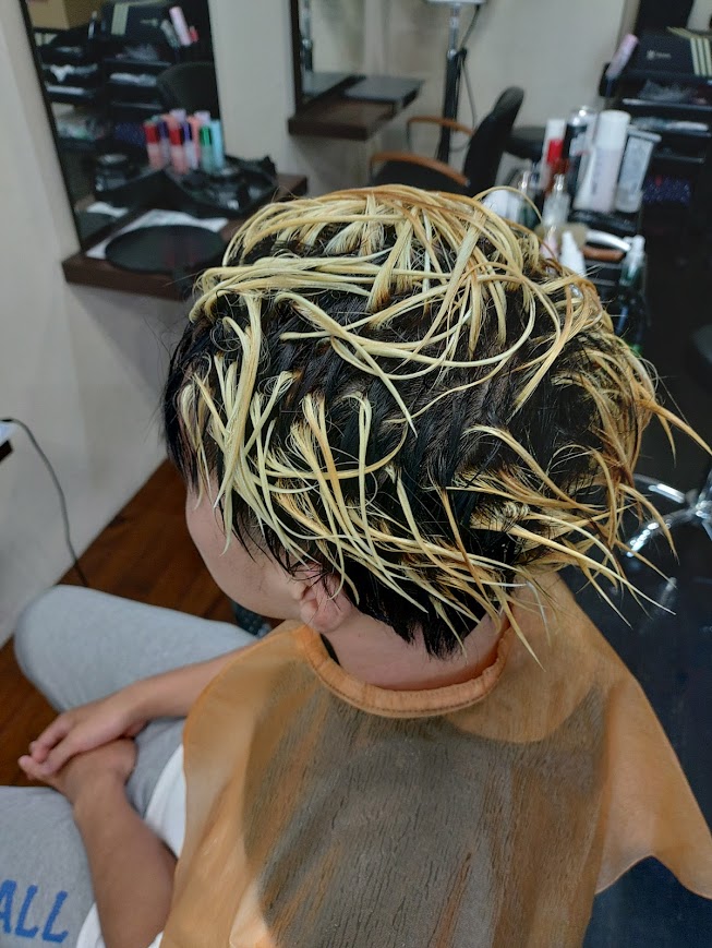 ヘアカラーで印象を変える